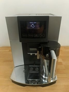 Кавомашина Delonghi ESAM 5708.S з гарантією (Б/В)