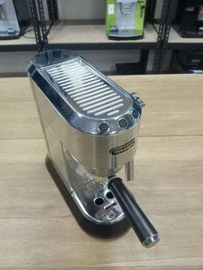 Кавомашина Delonghi EC 685 Bиставковий зразок в коробці Гарантія 1 рік