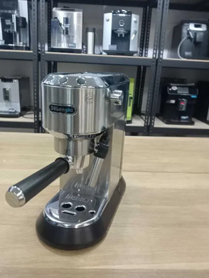 Кавомашина Delonghi EC 685 Bиставковий зразок в коробці Гарантія 1 рік