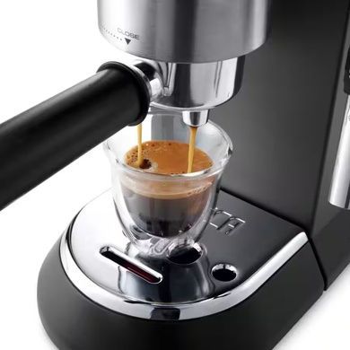 Кофеварка Delonghi EC 685 BK