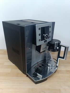 Кавомашина Delonghi ESAM 5500 з новим молочником з гарантією(Б/В)