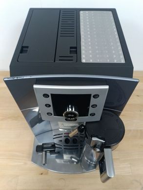 Кавомашина Delonghi ESAM 5500 з новим молочником з гарантією(Б/В)