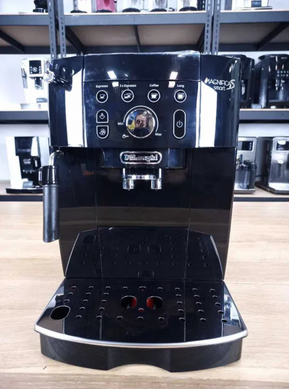 Кавомашина DELONGHI ECAM 230.12 Виставковий зразок в коробці Гарантія 1 рік