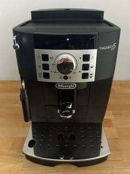 Кавомашина Delonghi ECAM 22.110 з гарантією (Б/В)