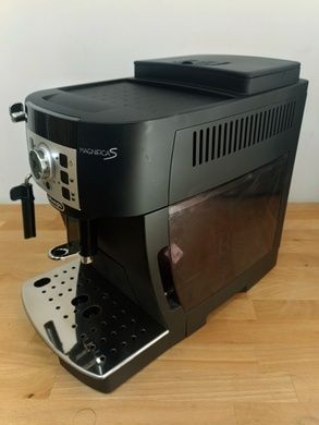 Кавомашина Delonghi ECAM 22.110 з гарантією (Б/В)